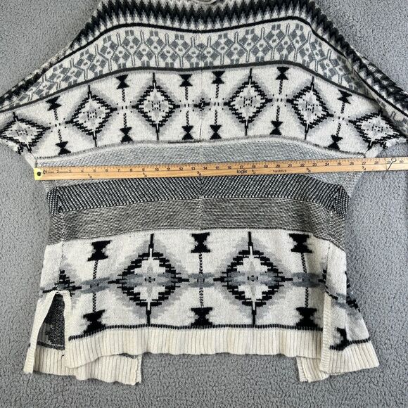 Aeropostale Cardigan Sweater Womens Small Gray Black Aztec Open Front  Knit - Picture 4 of 11